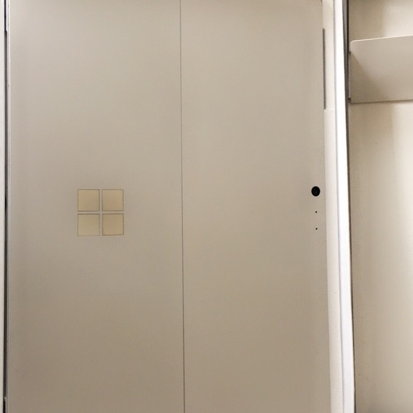 Microsoft Surface pro - Picture 3 of 8